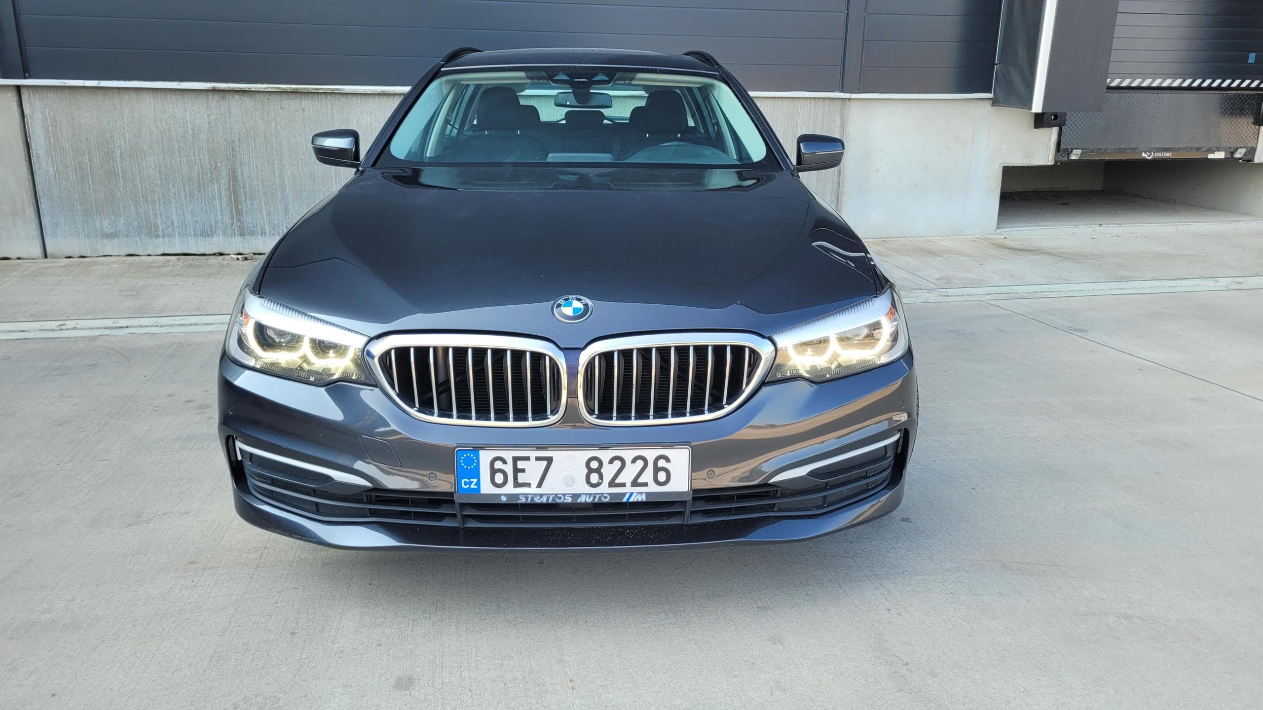 BMW Řada 5 520d, fotka 2