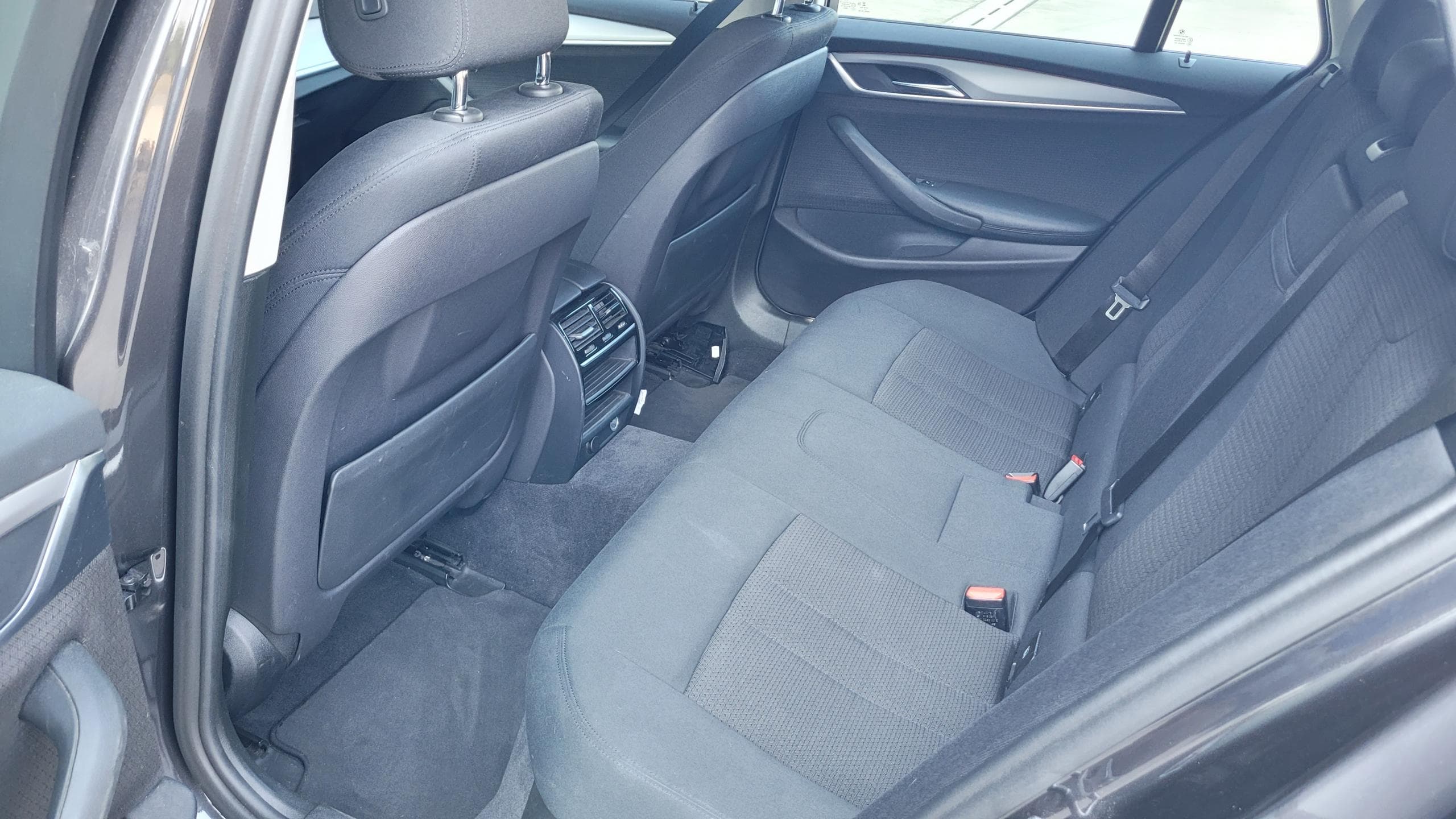 BMW Řada 5 520d, fotka 16