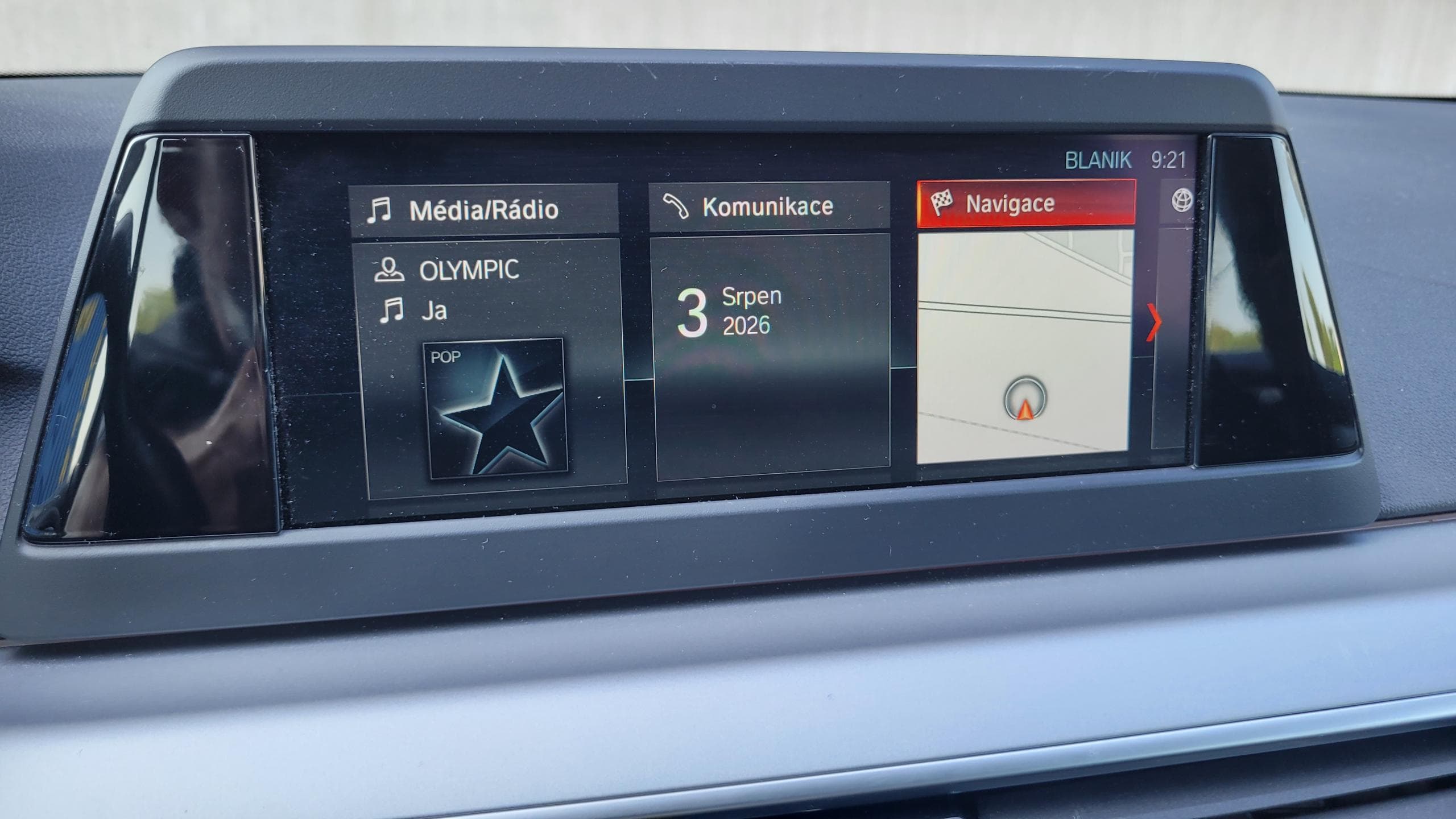 BMW Řada 5 520d, fotka 23
