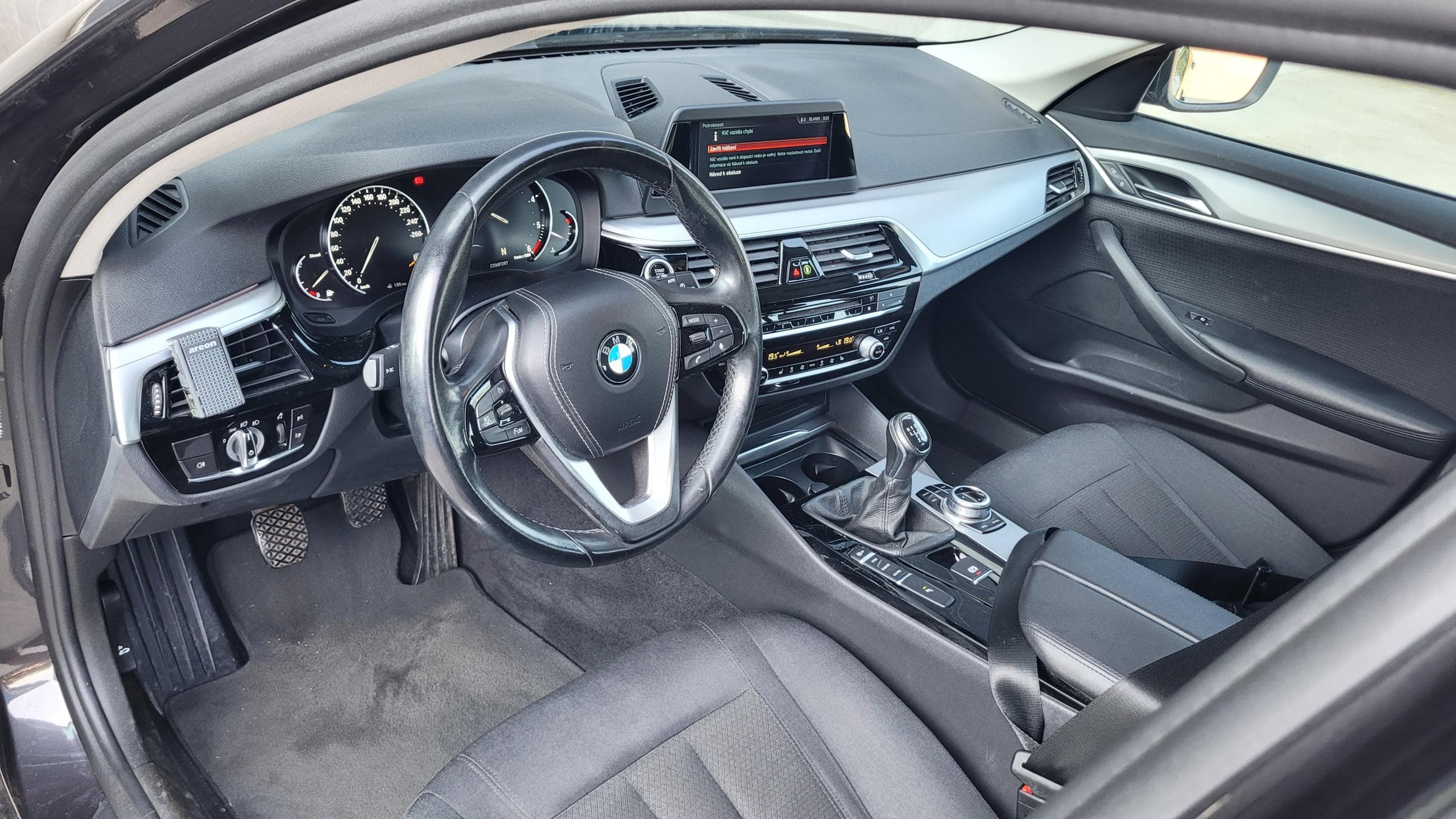 BMW Řada 5 520d, fotka 19