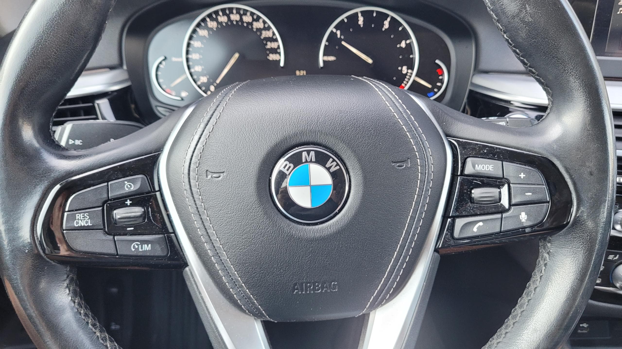 BMW Řada 5 520d, fotka 24