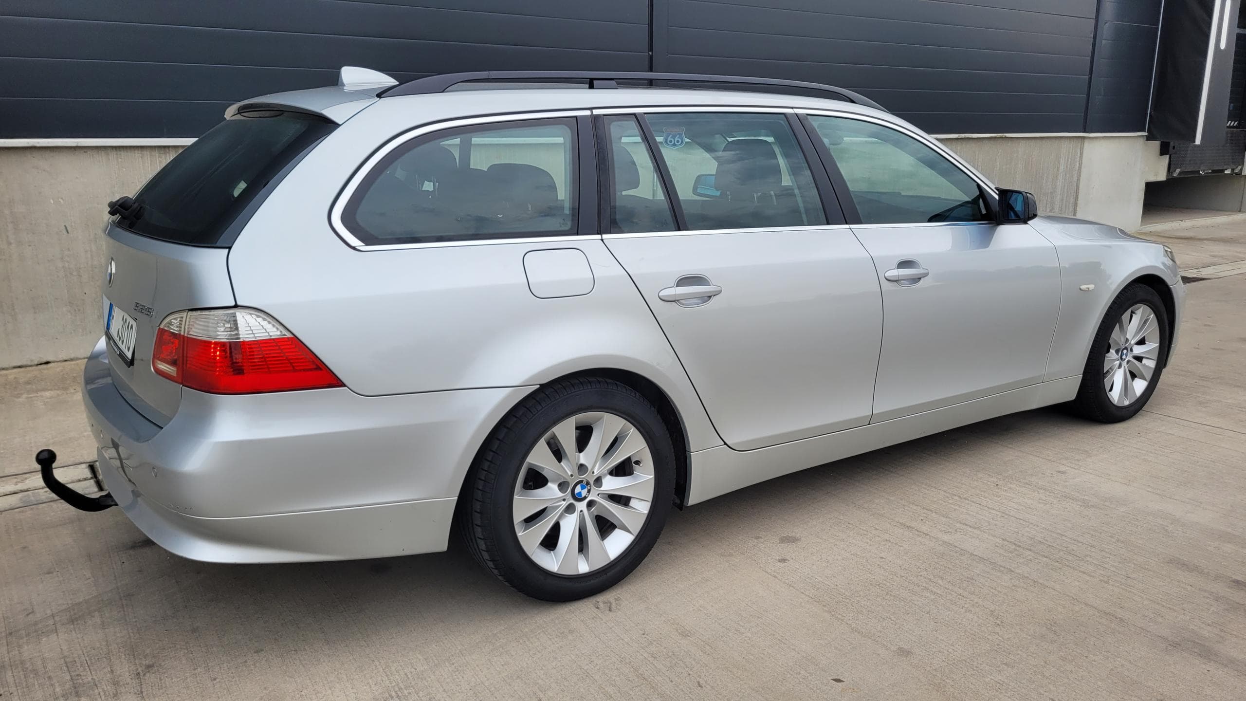 BMW Řada 5 525iA, fotka 9