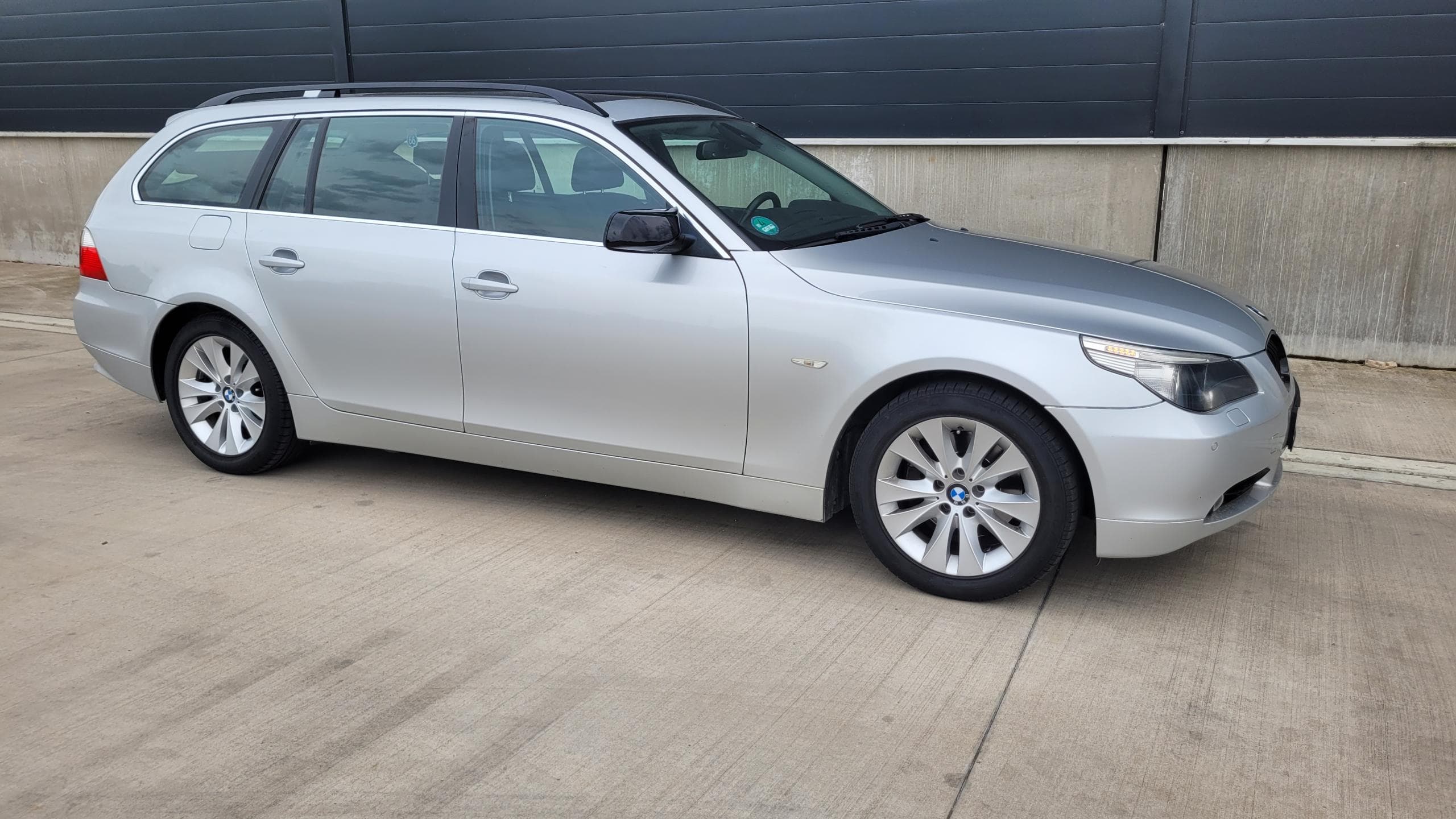 BMW Řada 5 525iA, fotka 7